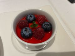 草莓奶冻-The V泽惟·低温慢煮料理