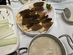 -红鼎豆捞·非遗鲍皇汤火锅(宝丰路店)