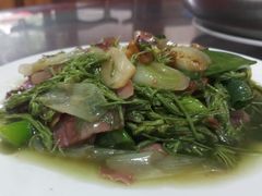 松针炒腊肉-郭氏沙坝鱼庄＆白族特色菜