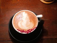玫瑰拿铁-The Daily Fix Cafe