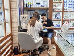 -上海网星眼镜批发·蔡司依视路官方授权(三叶眼镜城店)