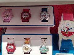 -名创优品(北京新中关购物中心地铁层店)