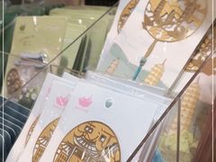 -猫的天空之城概念书店(束河店)