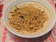-肥肥虾庄·金牌油焖大虾(汉街SKP店)