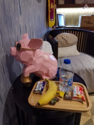 -PE SALON