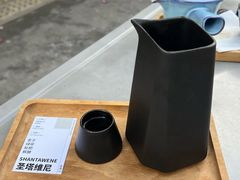 -彳亍咖啡·这里(水湾路店)