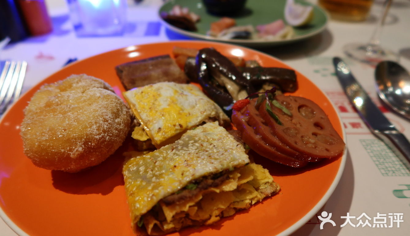国贸CBD品尝老北京自助餐🍴