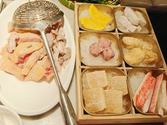 -尚尚仙·酸汤猪手·猪肚鸡火锅(华联万柳购物中心店)