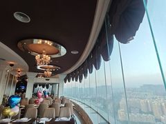 -荣誉国际酒店-云顶旋转餐厅