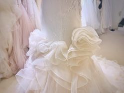 -Flora婚纱礼服定制租赁店