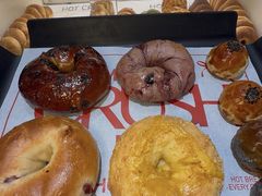 -HOT CRUSH趁热集合·现烤面包(环球港店)