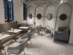 -Fridi Patisserie Cafe