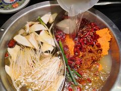 -沸炉重庆老火锅(军事博物馆店)