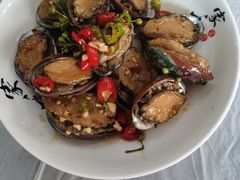 油泼鲍鱼-1910老鲁味海鲜·戳子肉·青岛菜(金沙滩店)