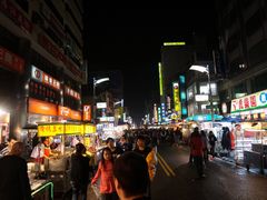 -六合夜市