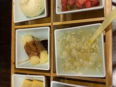 -张氏宽窄巷成都名小吃(茂业百货华强北店)
