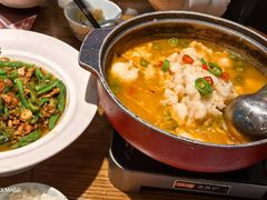 -黄泥岗·地道湖北菜(奥特莱斯店)