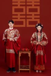 -喜爱高定婚纱摄影