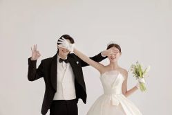 -雪中彩影婚纱摄影·微光艺术中心