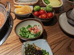 -野山舂·贵州现舂酸汤火锅(鸿通城店)