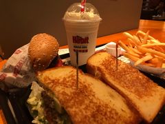 -The Habit Burger Grill 哈比特汉堡(复兴soho店)