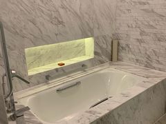 -上海滴水湖皇冠假日酒店