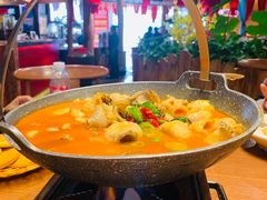 -老滇山寨•云南特色菜•地方菜•民族风情歌舞表演(金碧店)