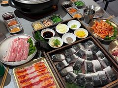 -围炉肉舍•炭烤活鳗•丹东海鲜烤肉(步行街店)