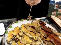 见手青-芸山季·云南山珍菌火锅(人民广场来福士店)