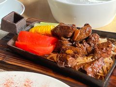 -穹六人间 people 6(岳阳路店)