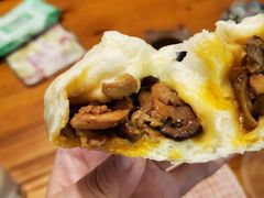 麻辣香菇鸡丁包-老陶包子铺(南大西南村店)