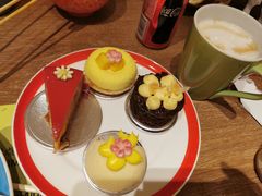 -咖啡苑自助餐厅·中国大饭店
