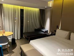 -苏州工业园区奥特莱斯亚朵酒店