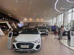 -上海永达奥诚奥迪4S店(申江路店)
