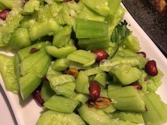 -咱屯子铁锅炖直营店(保利店)