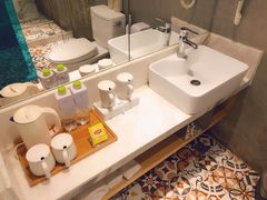 -爱舍美景酒店(燕儿岛路地铁站店)