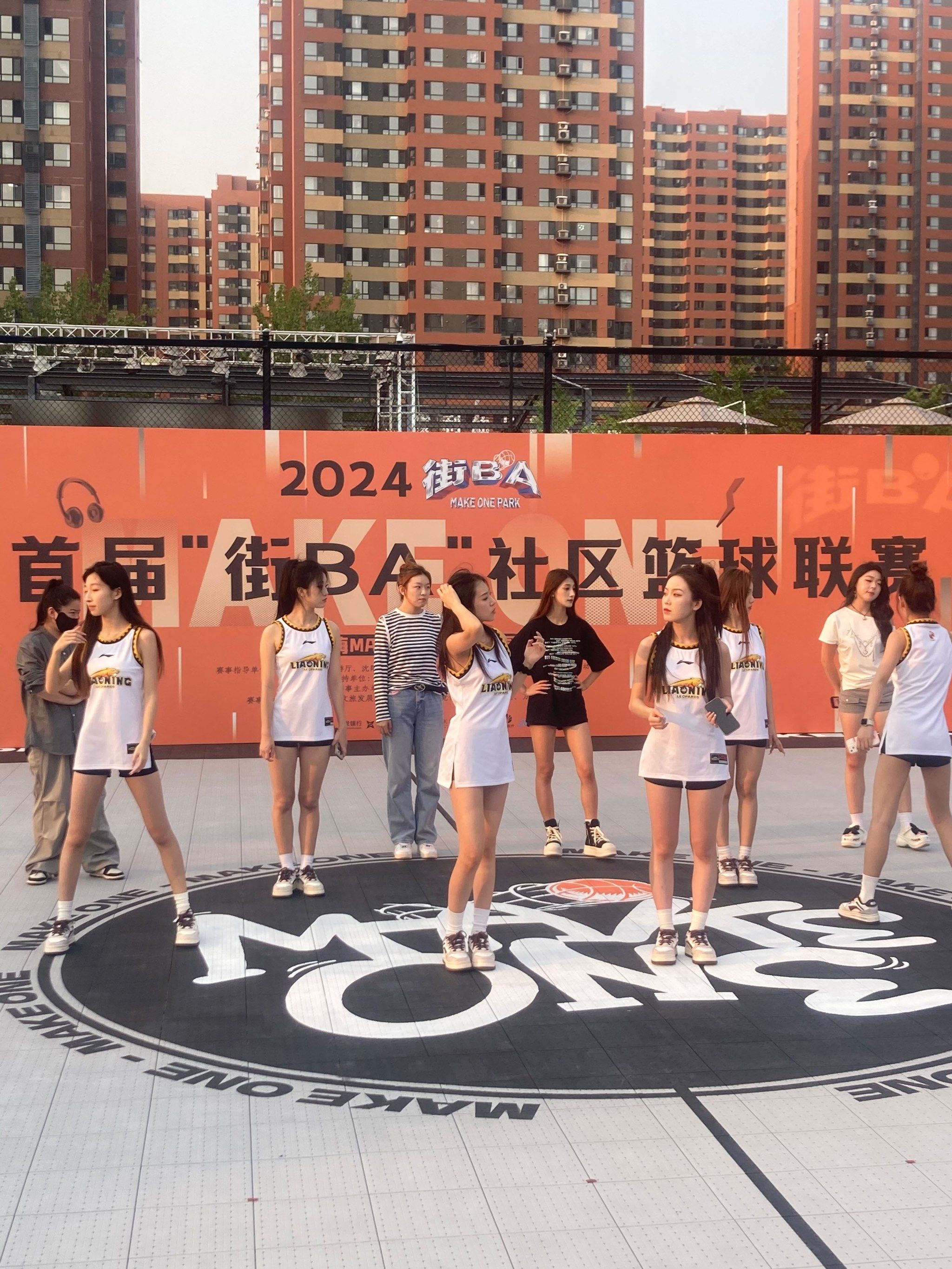 辽宁男篮拉拉队太美了