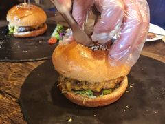 -HIGH FIVE哈福手工汉堡(桂林路店)