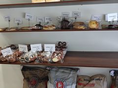 零售区-雀食面包店(钟楼店)