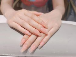 -甲·铺轻奢美甲美睫