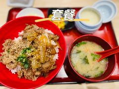 温泉蛋烧肉丼-食其家·牛丼咖喱(太阳宫店)