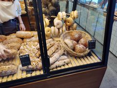 -Dough&Joe团憩(瑞虹天地月亮湾店)