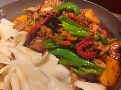 沙湾大盘鸡配皮带面-塔哈尔·新疆盛宴(奉贤龙湖店)