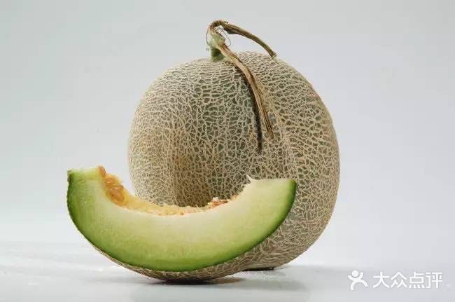 哈密瓜酒的酿制方法,哈密瓜泡酒小白也能学会，自己动手收获快乐