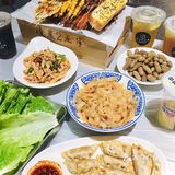 撸🍢串，看⚽️球，吹牛=夏天