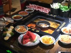 -老牌坊云南鱼豆花火锅(哈西万达店)