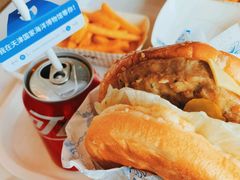 牛肉汉堡-贝林大翅鲸简餐厅(国家海洋博物馆店)