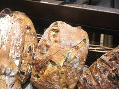 罗勒芝士法国-红跑车(三孝口店)