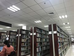 -武汉大学图书馆·文理学部总馆