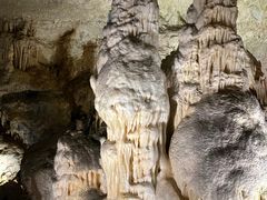 -波斯托伊纳溶洞